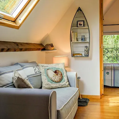 Amazing apartment in Vasteville w/ Jacuzzi, WiFi&1 Bedrooms Appartamento *